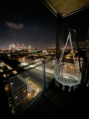 City Apartment - Shadwell - WRAP AROUND BALCONY W SCENIC VIEW
